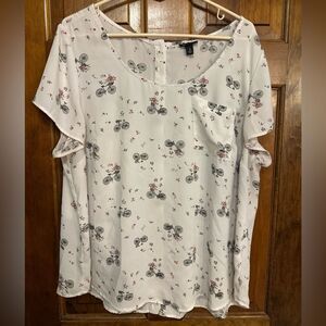 Torrid Blouse Women Plus Size 2X White Floral Bicycles Lightweight Back Buttons